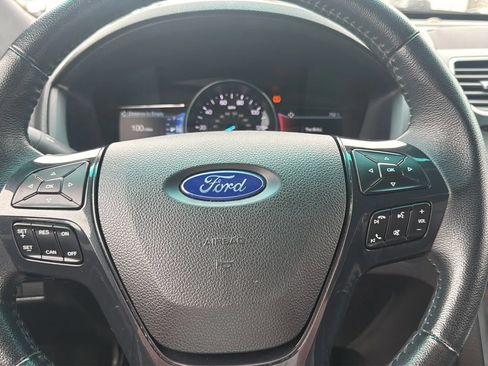 Used 2016 Ford Explorer XLT w/ Equipment Group 202A AWD/4WD image 14