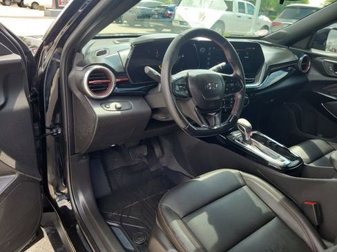 Used 2024 Chevrolet Trax RS w/ Sunroof Package FWD image 20