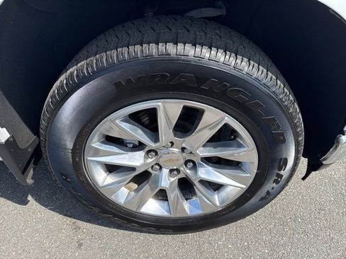 Used 2022 Chevrolet Silverado 1500 LTZ w/ LTZ Premium Package image 32