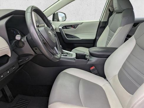 Used 2023 Toyota RAV4 XLE Premium image 16