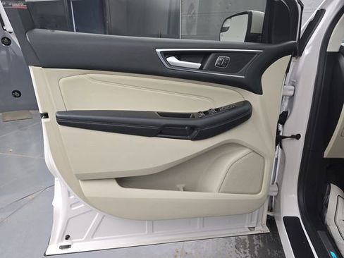 Used 2018 Ford Edge Titanium w/ Technology Package image 24