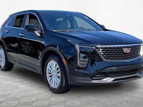 Used 2024 Cadillac XT4 Luxury w/ Cold Weather Package FWD image 1