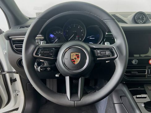 New 2026 Porsche Macan image 12