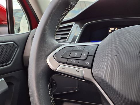 Used 2022 Volkswagen Tiguan SE image 23