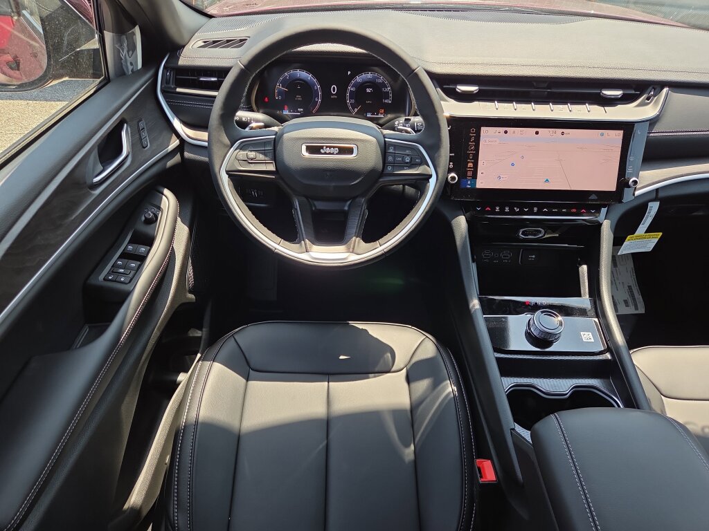 New 2026 Jeep Grand Cherokee Limited w/ Limited Altitude Package RWD image 9