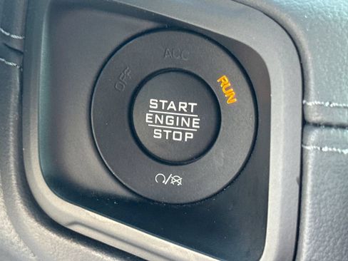 Used 2024 Jeep Wrangler Unlimited Sahara AWD/4WD image 37
