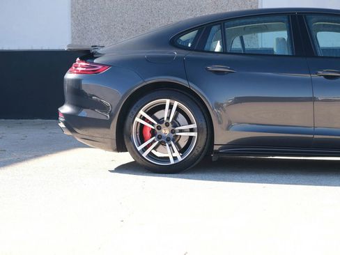 Used 2017 Porsche Panamera Turbo w/ Carbon Fiber Interior Package AWD/4WD image 12