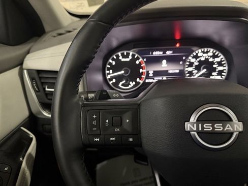 Certified 2025 Nissan Rogue SV image 13