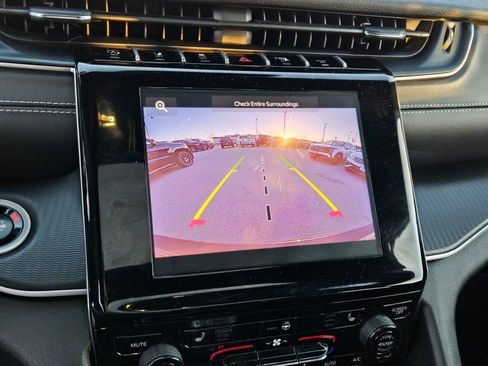 Certified 2024 Jeep Grand Cherokee Laredo X w/ Luxury Tech Group I image 26