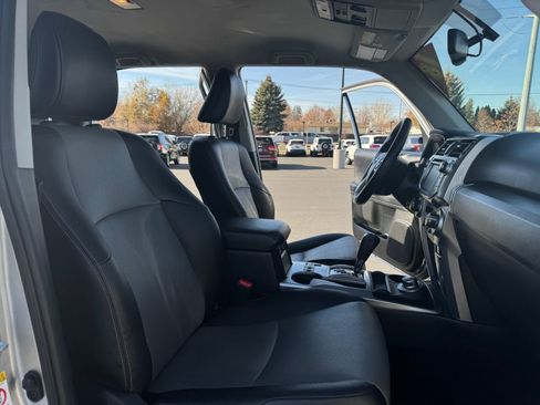 Used 2018 Toyota 4Runner SR5 Premium image 34