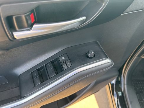 Used 2023 Toyota Highlander L image 20