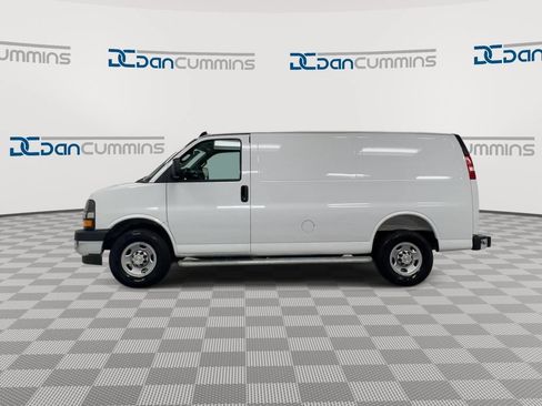 Used 2025 Chevrolet Express 2500 w/ Driver Convenience Package RWD image 5