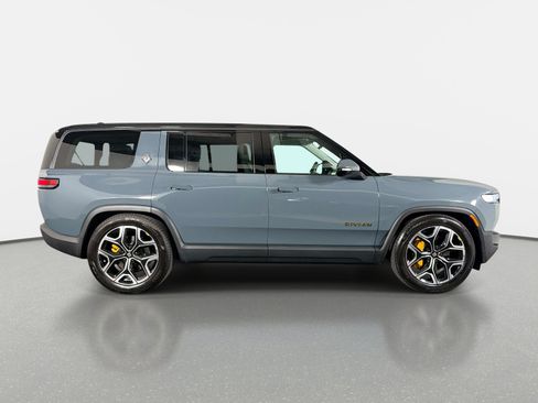Used 2026 Rivian R1S Premium AWD/4WD image 2