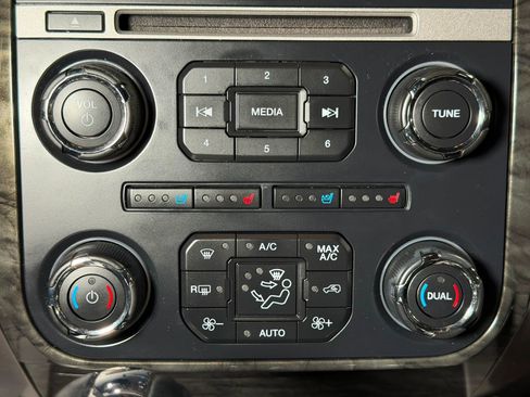 Used 2017 Ford Expedition Limited AWD/4WD image 32