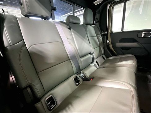 New 2026 Jeep Gladiator Mojave image 9