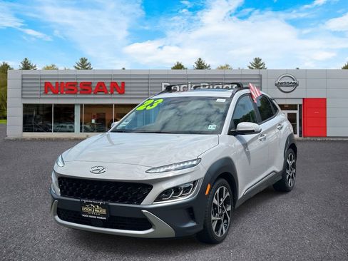 Used 2023 Hyundai Kona Limited AWD/4WD image 2