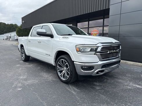 Used 2022 RAM 1500 Laramie AWD/4WD image 1