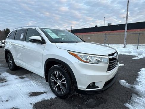 Used 2016 Toyota Highlander XLE image 7