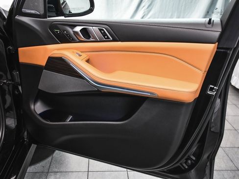 Used 2023 BMW X7 xDrive40i w/ Executive Package image 19