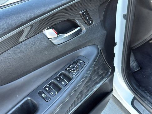 Used 2022 Hyundai Santa Fe Limited image 9