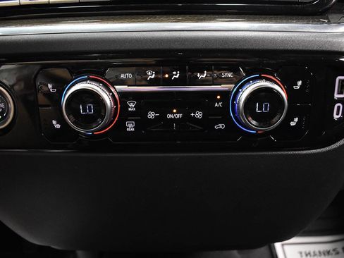 Used 2024 GMC Sierra 1500 Elevation image 17