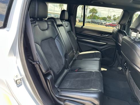 Used 2023 Jeep Grand Cherokee L Laredo AWD/4WD image 16