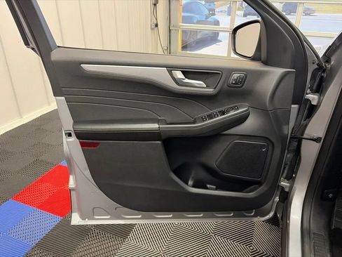Used 2023 Ford Escape Platinum AWD/4WD image 10