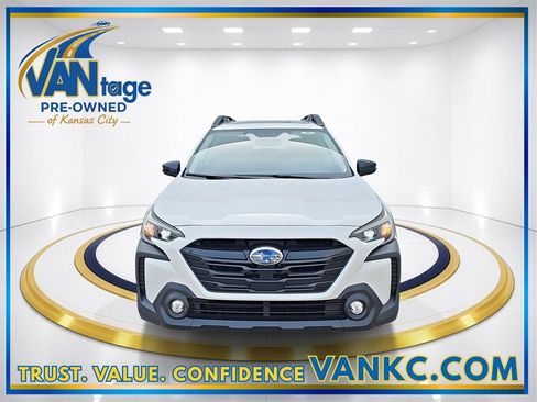 Certified 2025 Subaru Outback Onyx Edition XT image 2