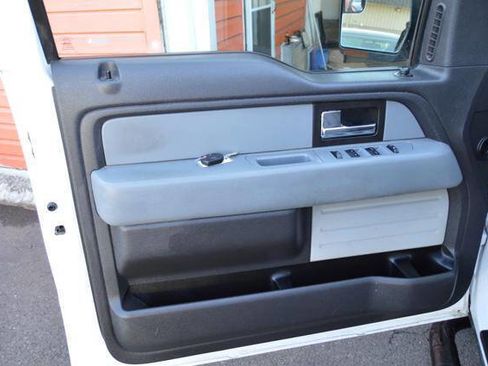 Used 2013 Ford F150 XLT w/ Mid Equipment Group RWD image 29
