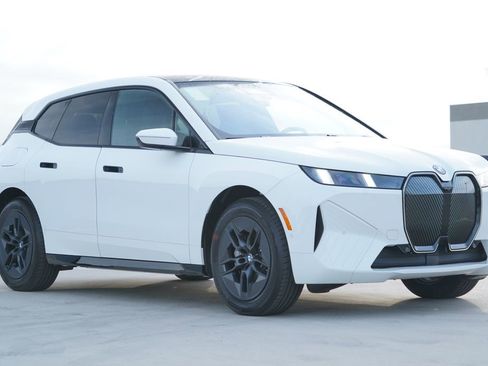 New 2026 BMW iX xDrive60 w/ Premium Package image 3