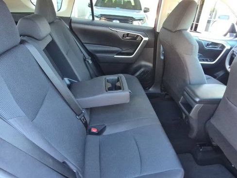 Used 2021 Toyota RAV4 LE w/ Carpet Mat Package (TMS) AWD/4WD image 32