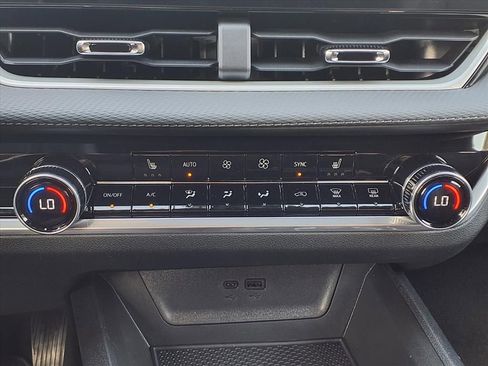 New 2026 Chevrolet Equinox LT w/ Convenience Package II image 14