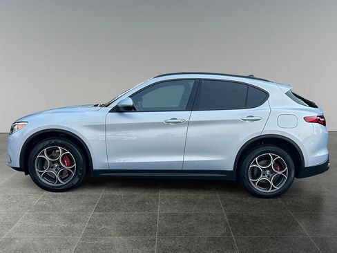 Used 2022 Alfa Romeo Stelvio Sprint image 5
