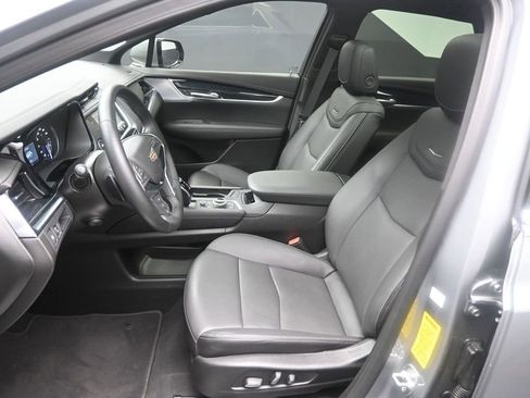 Used 2025 Cadillac XT5 Premium Luxury FWD image 18