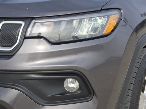 Used 2022 Jeep Compass Latitude image 10