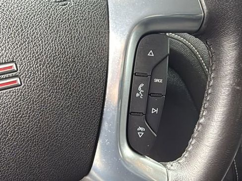 Used 2015 GMC Acadia SLE image 17