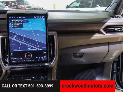 Used 2025 GMC Yukon Denali Ultimate AWD/4WD image 47