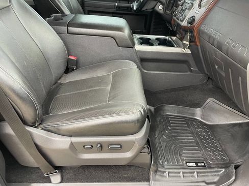 Used 2015 Ford F250 Lariat w/ Chrome Package image 33