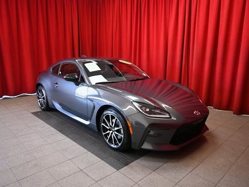 Certified 2025 Toyota GR86 w/ ALL Weather Mat Package (TMS) image 4