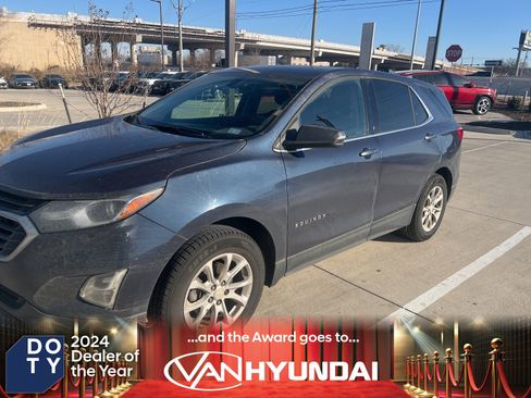 Used 2018 Chevrolet Equinox LT image 1