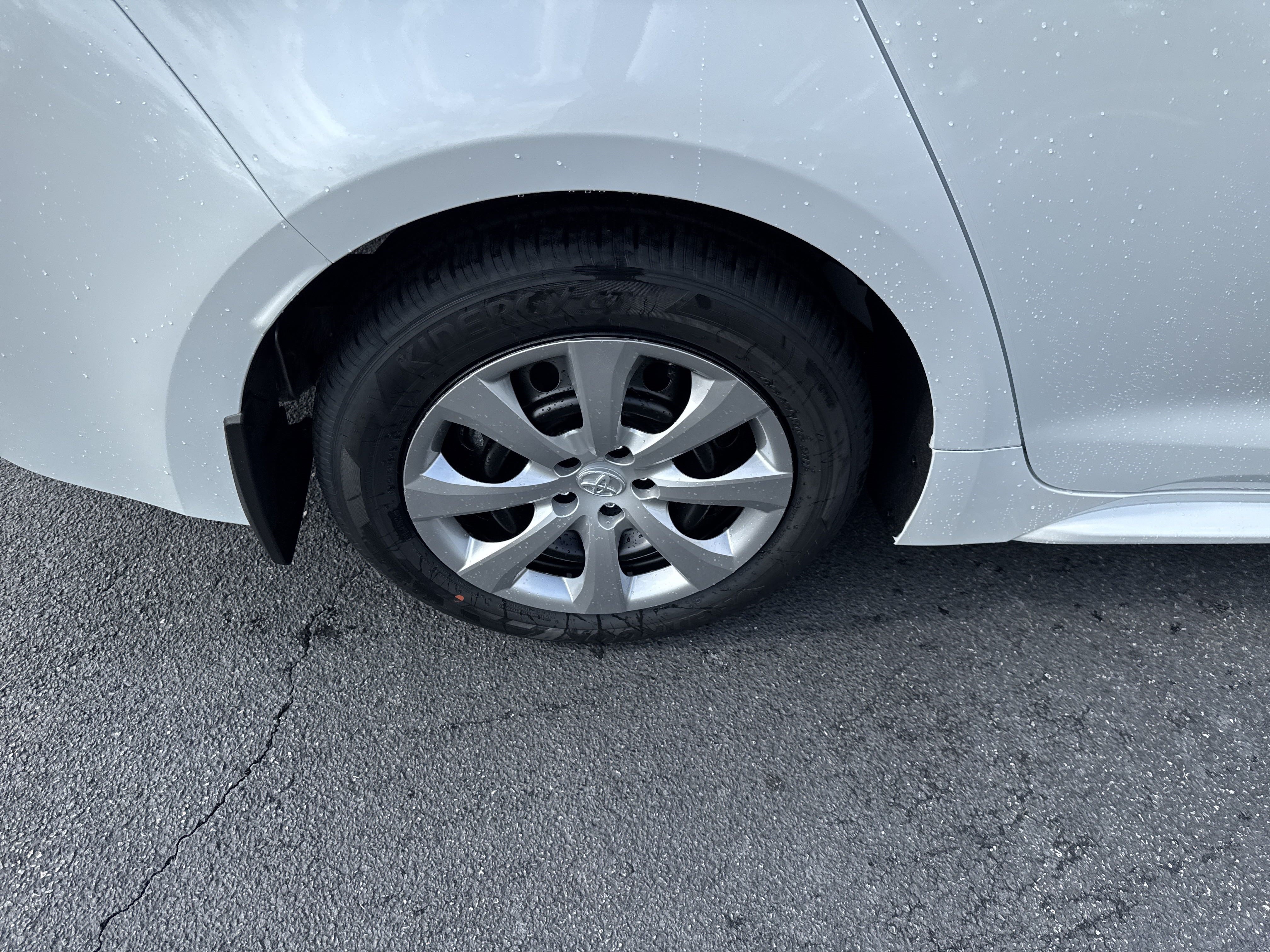 Used 2025 Toyota Corolla LE FWD image 11