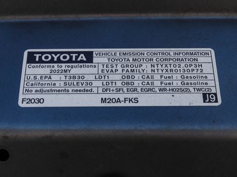 Certified 2022 Toyota Corolla Cross LE FWD image 28