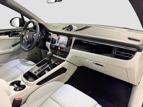 New 2026 Porsche Macan AWD/4WD image 31