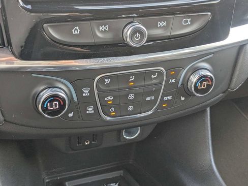 Used 2023 Chevrolet Traverse LT FWD image 24