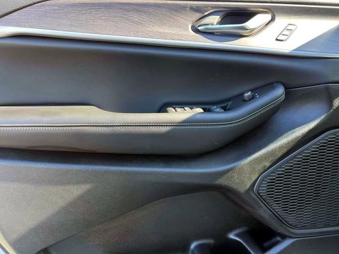 Certified 2024 Jeep Grand Cherokee Limited image 17