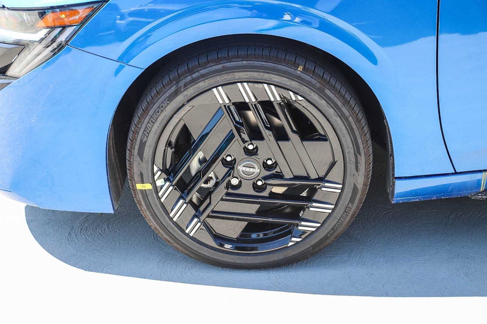 New 2027 Nissan Sentra SR w/ Floor Mat Package FWD image 11