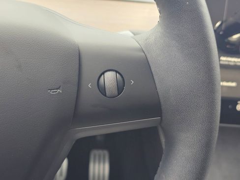 Used 2023 Tesla Model Y Performance AWD/4WD image 27