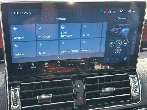 Used 2022 Lincoln Navigator Reserve AWD/4WD image 27