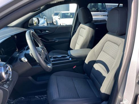 Used 2025 Chevrolet Equinox LT image 35