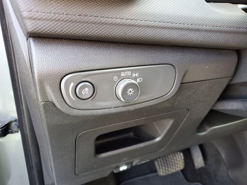 Used 2025 Chevrolet TrailBlazer LT image 11